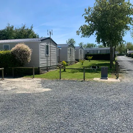 Campsite Camping Le Robinson 4*