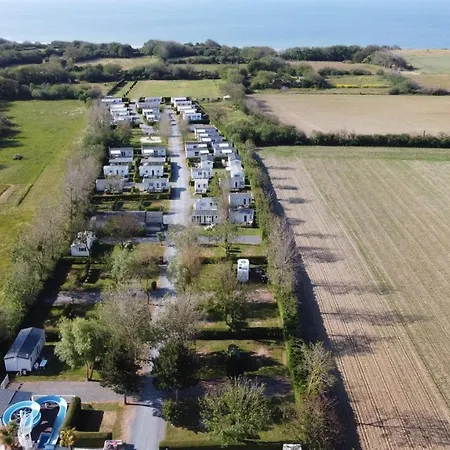 Camping Le Robinson Campsite 4*